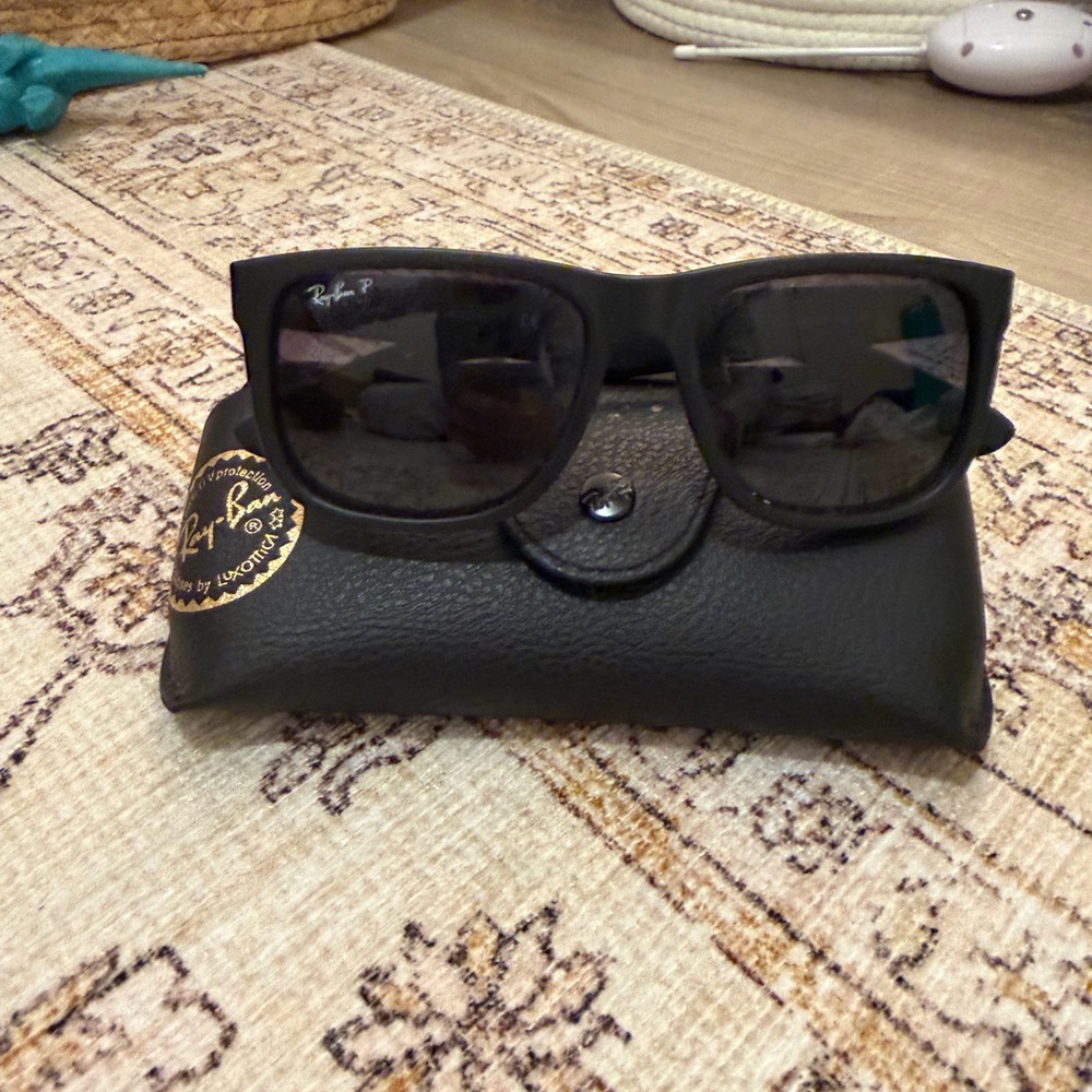 Ray-Ban Classic Black Sunglasses